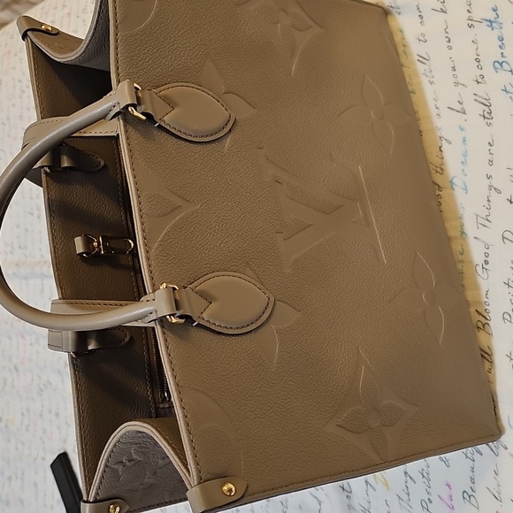 Louis Vuitton OTG MM turtle dove - Picture 11 of 14